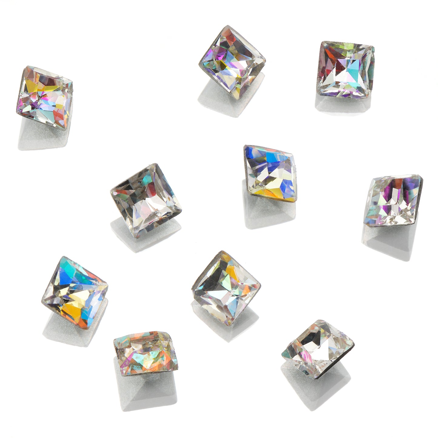 CRYSTALS - POINTED BACK - Square 4mm/6mm