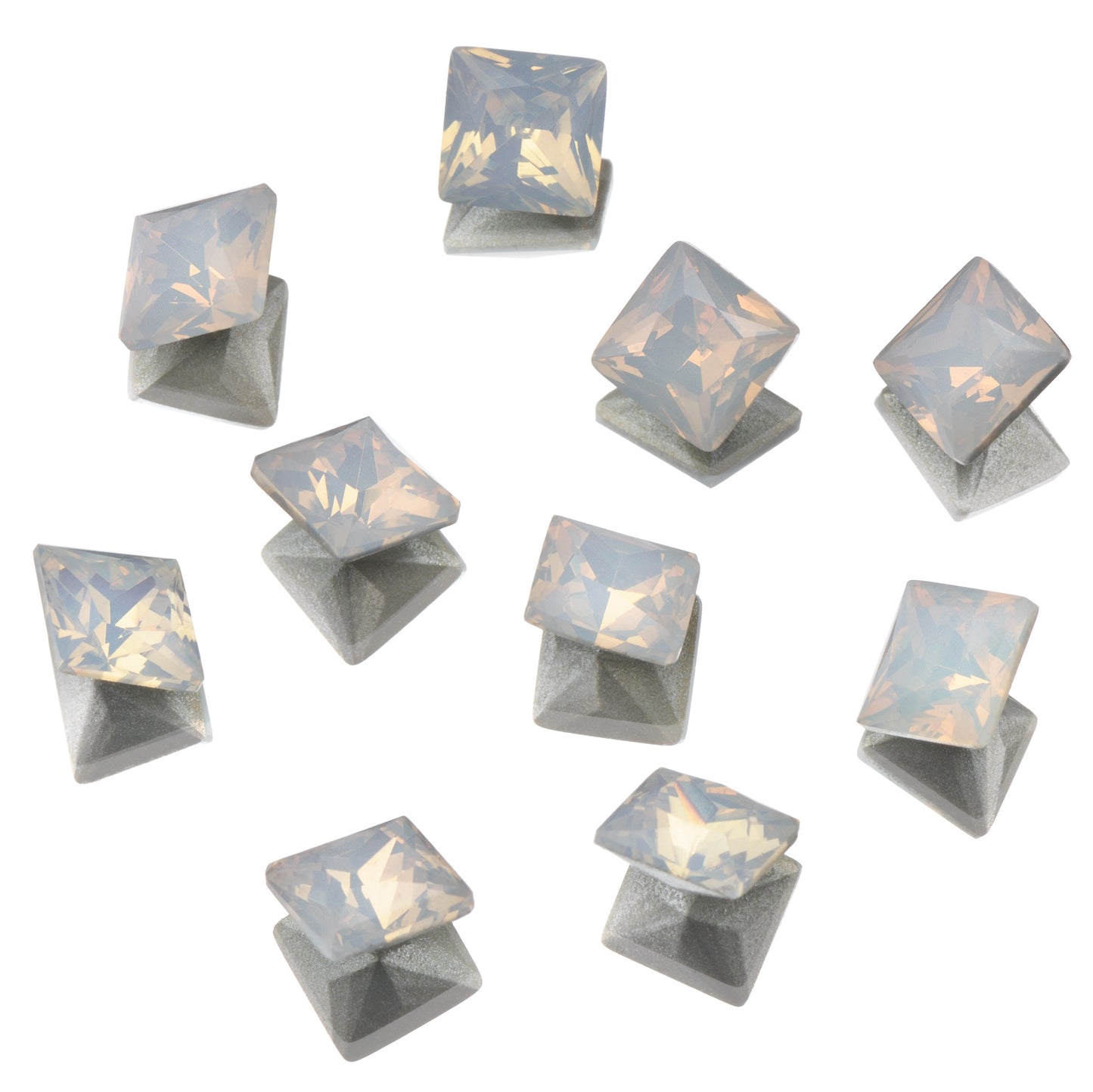 CRYSTALS - POINTED BACK - Square 4mm/6mm